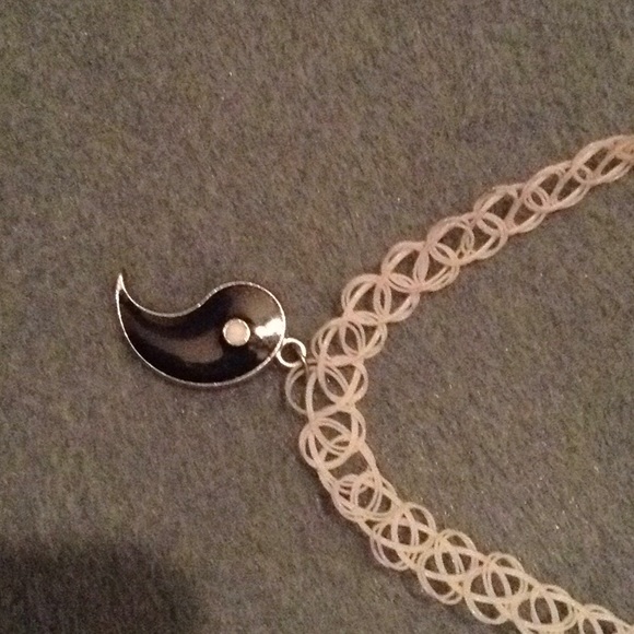 Necklace and bracelet set - Picture 3 of 3